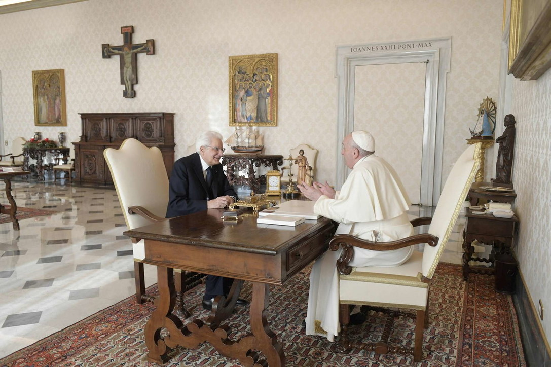 Il congedo di Mattarella da Papa Francesco: il capo di Stato in Vaticano
