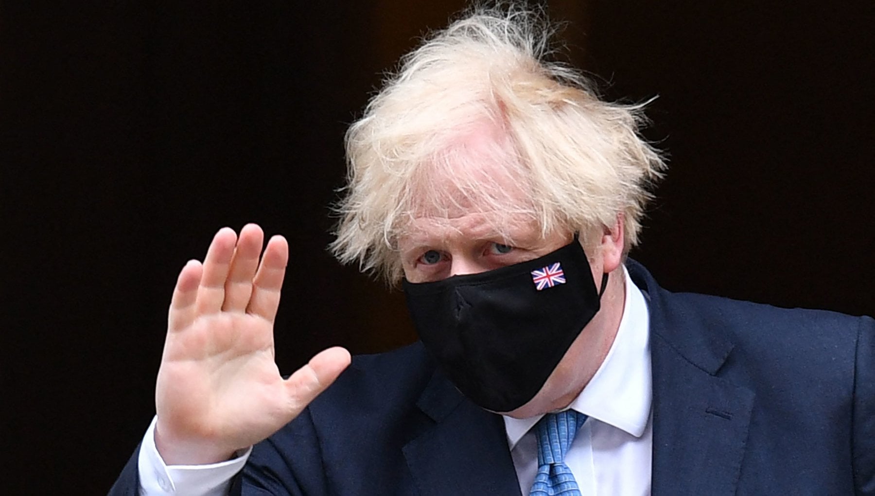 Boris Johnson arriva a citare Gesù per convincere i britannici a vaccinarsi