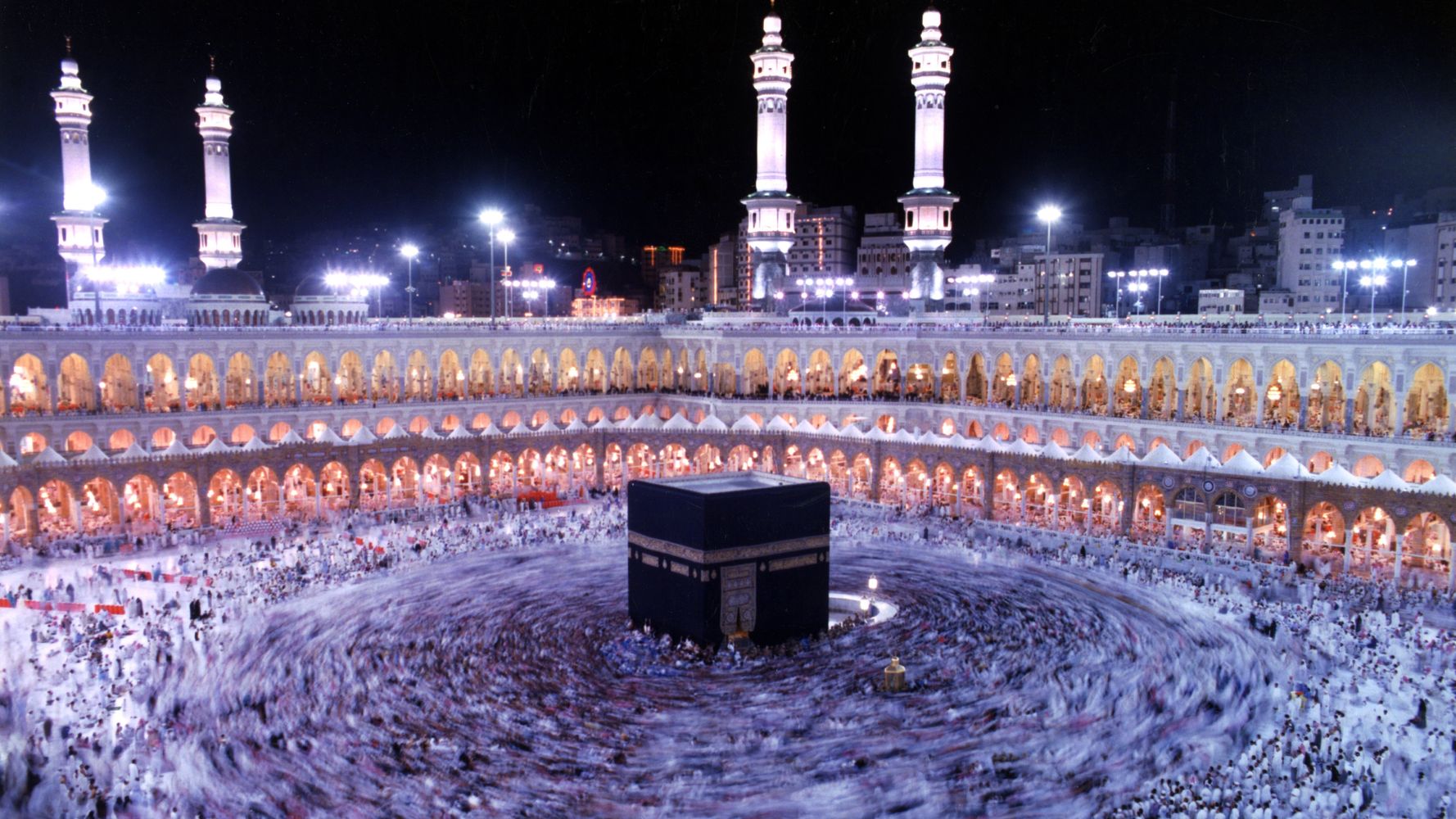 Torna la paura del Covid: misure di distanziamento alla Grande Moschea della Mecca
