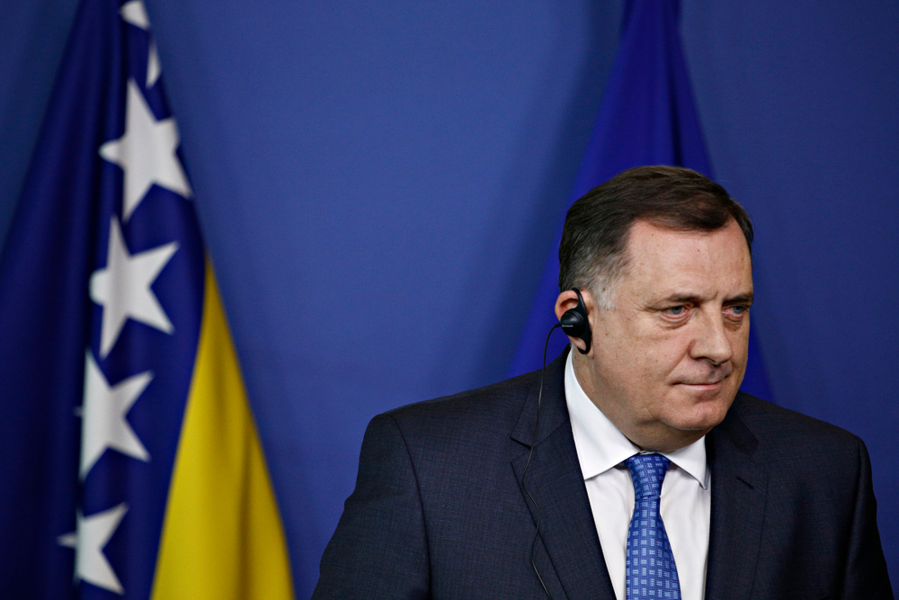 La Bosnia ribolle, Dodik: "La differenza tra Putin e i leader occidentali è che lui ascolta e non chiede nulla"