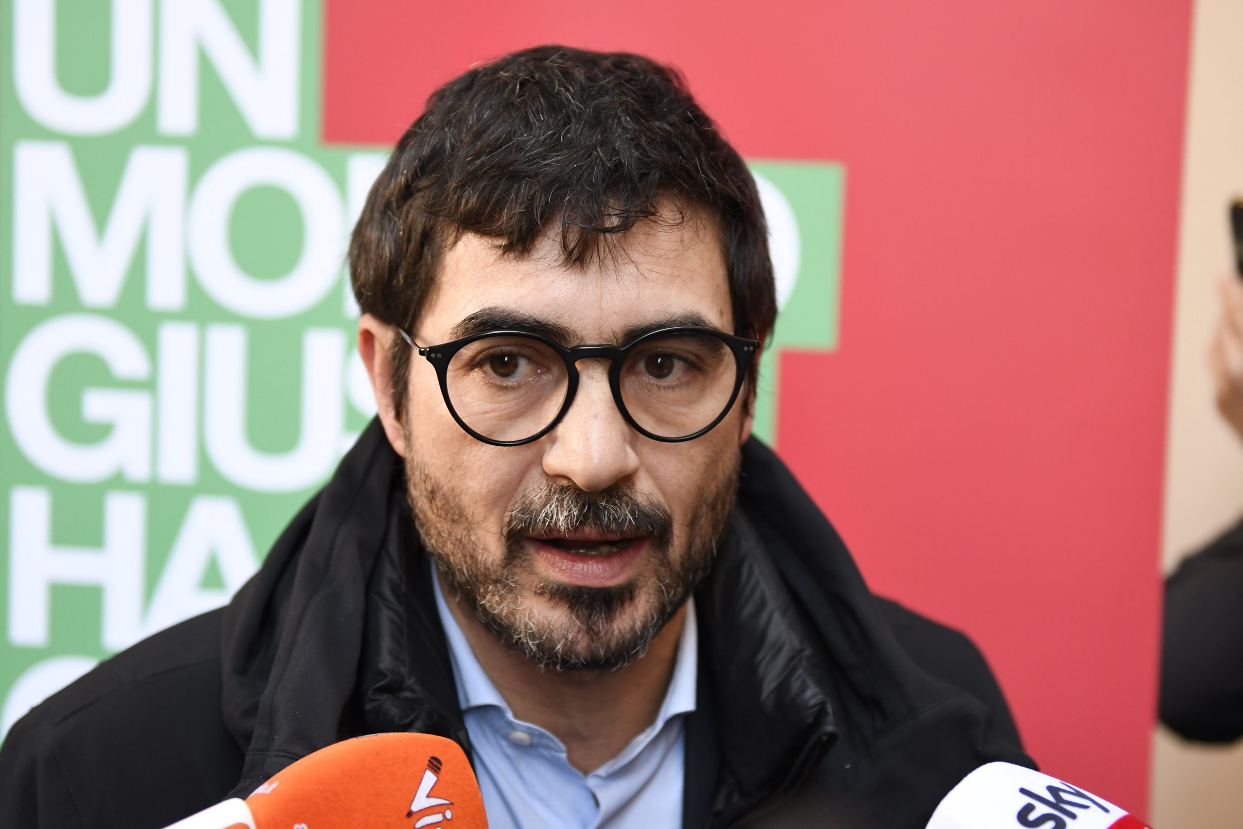 Fratoianni critica il Pd: "Alcuni esponenti partecipano al convegno della lobby nuclearista che vuole i soldi del Pnrr"