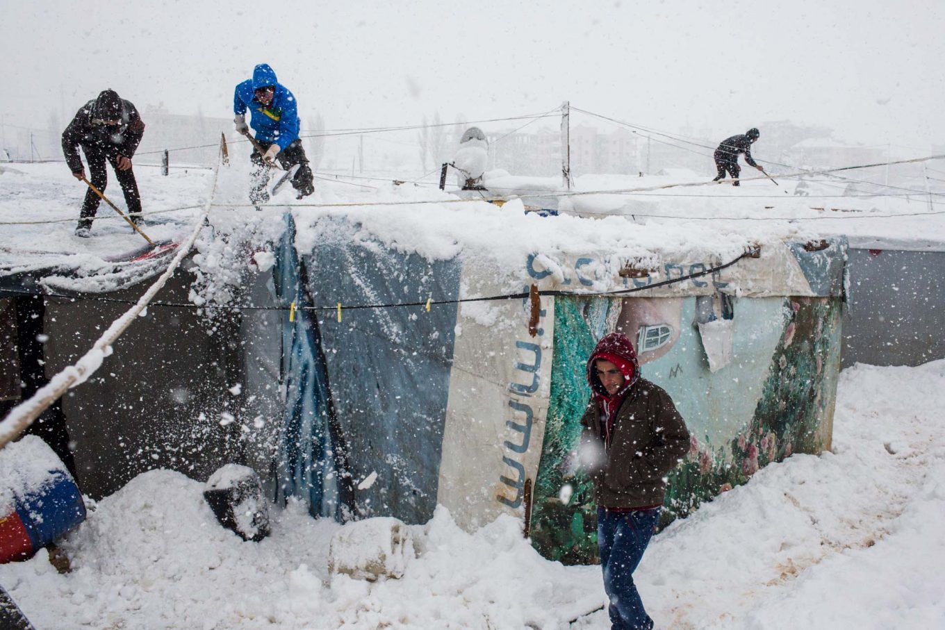 Corsa per difendere oltre 3 milioni di rifugiati dal gelo invernale