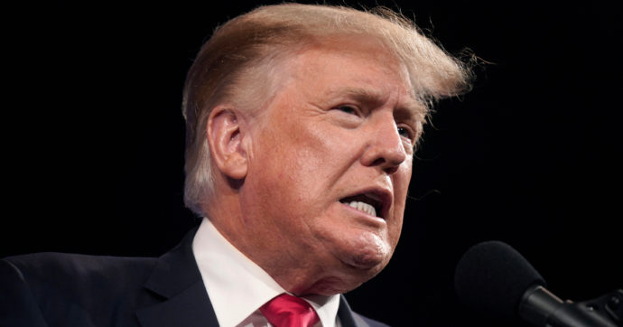 Trump annuncia una conferenza stampa per rilanciare le sue menzogne a un anno dal 'golpe' di Capitol Hill