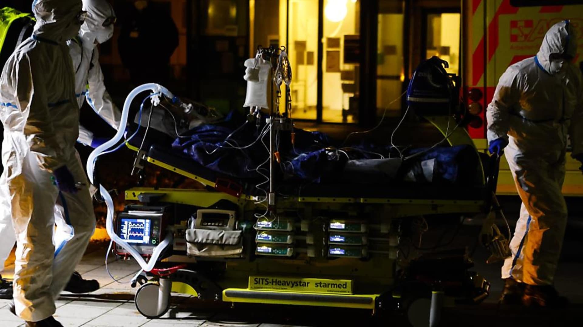 Il ministro della Salute tedesco, Jens Spahn: "Serve un lockdown per non vaccinati"