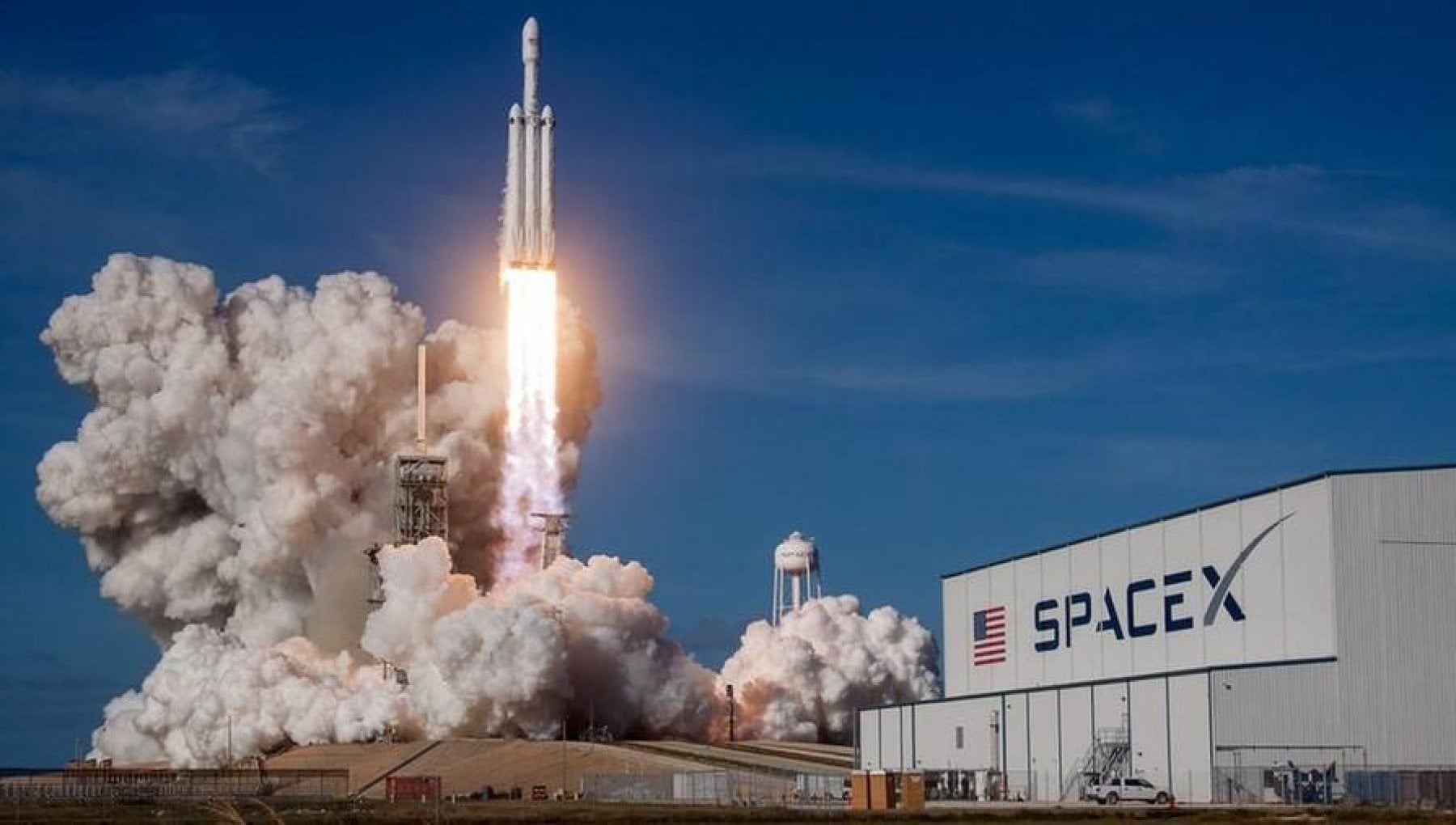 Un razzo di Elon Musk è in rotta di collisione con la Luna: ecco cosa accadrà alla Terra