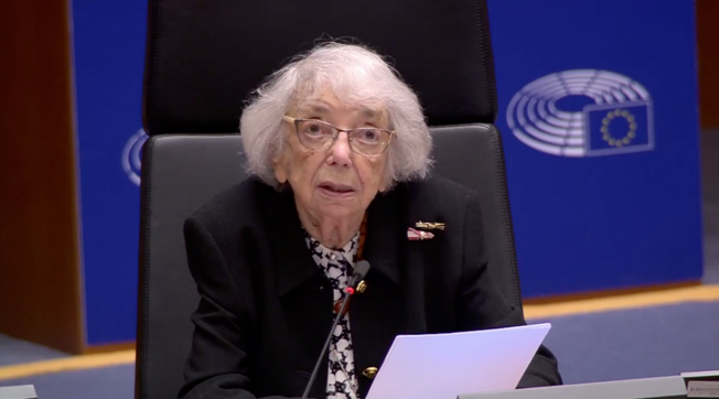 Shoah, la sopravvissuta Margot Friedländer al Parlamento europeo: "Quello che è successo non deve mai più accadere"