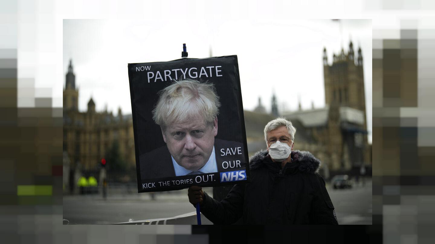 Boris Johnson sempre più nella bufera per il 'partygate': anche tra i conservatori c'è chi vuole le dimissioni