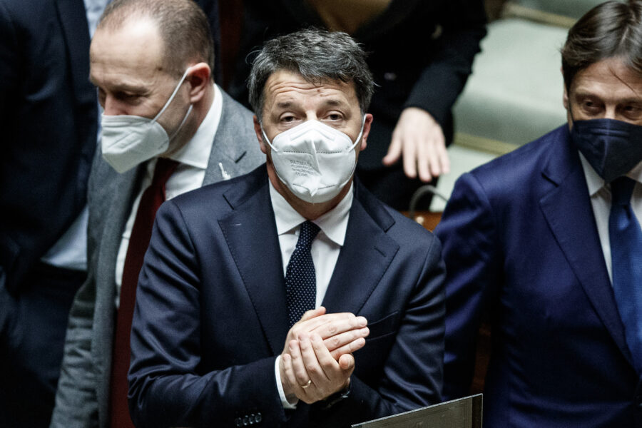 Renzi si scaglia con i colleghi in Parlamento: "Oggi un'altra giornata persa"