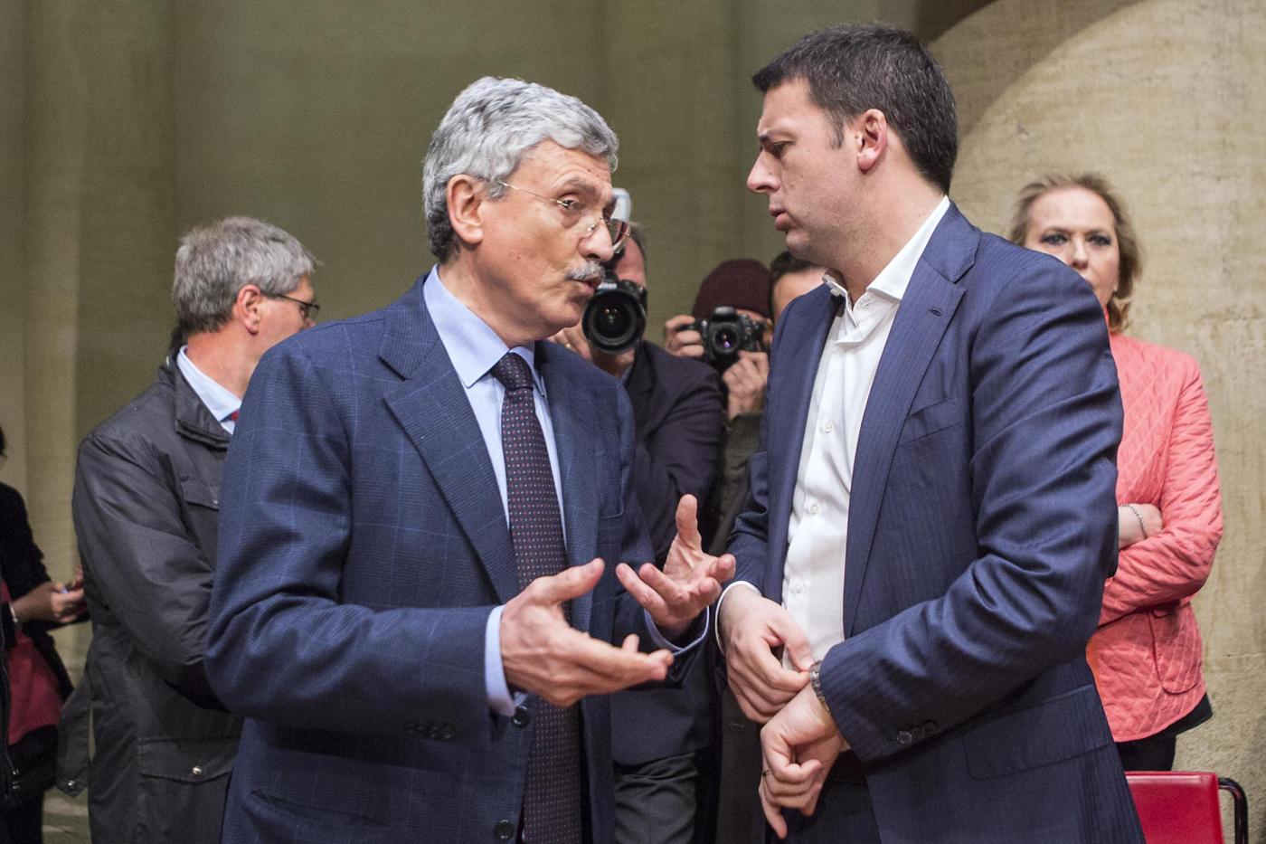 D'Alema definisce il renzismo una malattia: Renzi e gli ex renziani restati nel Pd replicano offesi