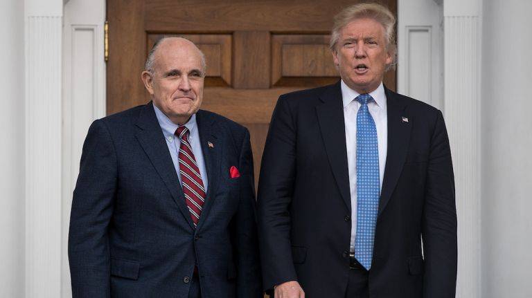 Assalto a Capitol Hill, L'ex avvocato di Trump Rudy Giuliani chiamato a testimoniare