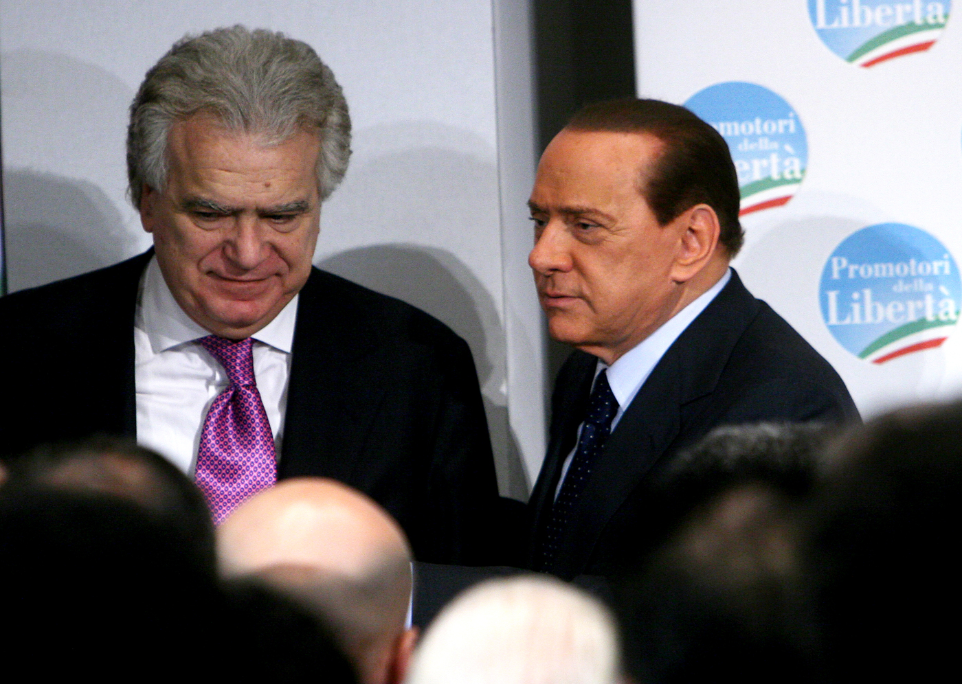Lettera del condannato Verdini a Confalonieri e a Dell'Utri (condannato anche lui): "Così eleggiamo Berlusconi"