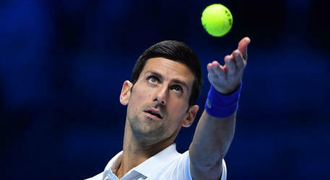6419915_05074125_nole_djokovic_40 Djokovic il furbo è bloccato sull'aereo a Melbourne: il governo non riconosce l'esenzione al vaccino