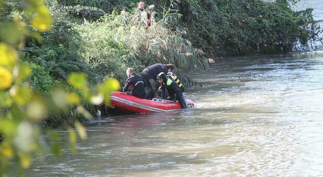 Trovati morti in un auto nel fiume Trebbia, quattro 20enni: si indaga