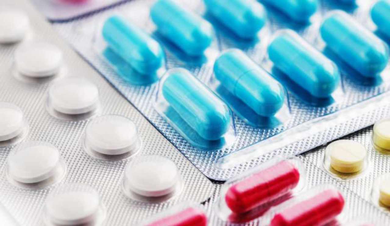Introvabile nelle farmacie italiane l'antibiotico più usato per curare i malati Covid