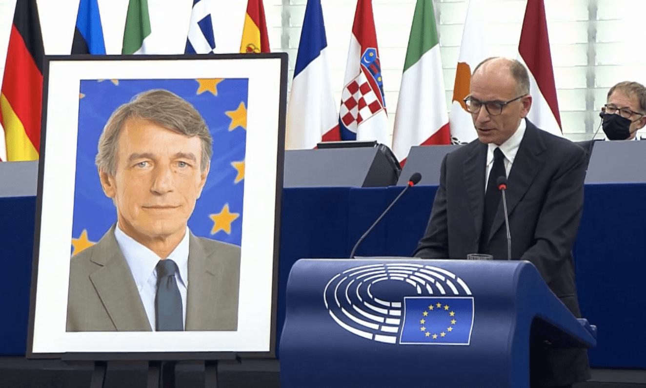 L'europarlamento commemora David Sassoli, Letta: "Ci ha insegnato che l'Europa è persone, anime e cuori"