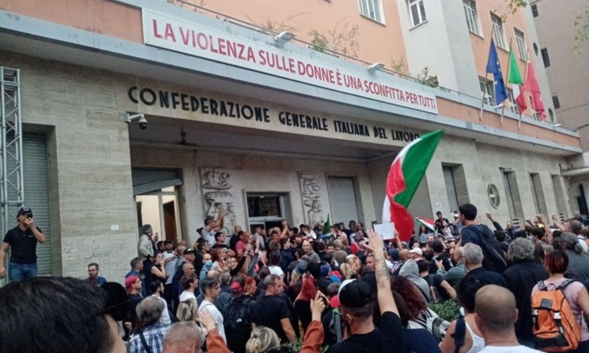 L'Anpi: "Impedite il campo paramilitare no-vax (e fascista) ai Pratoni del Vivaro"