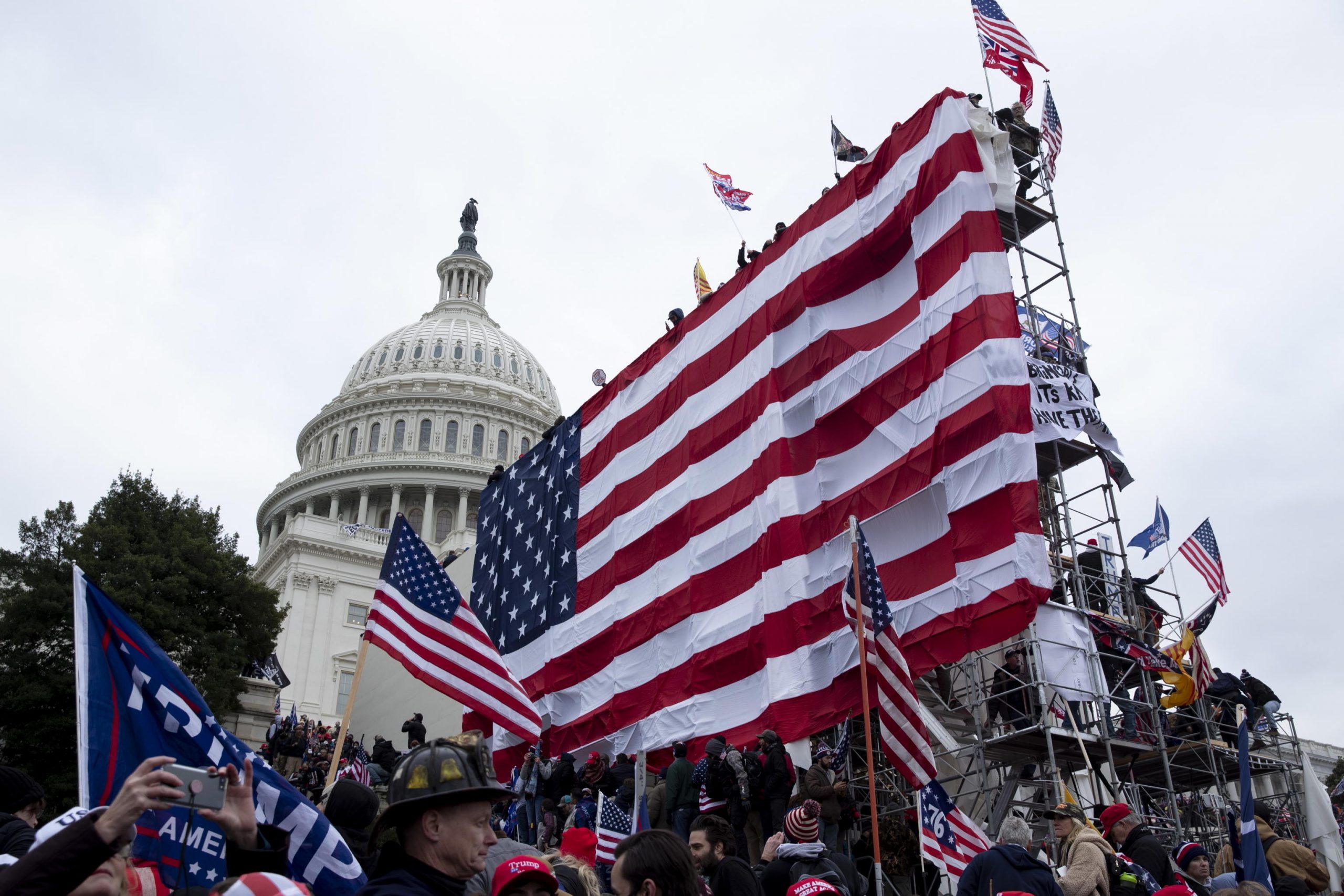 America 2024, assalto alla Casa Bianca: il golpe continua