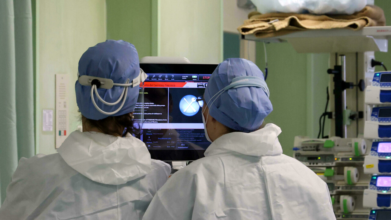Covid, altri 426 decessi ma calano sia i ricoveri che le terapie intensive Covid, altri 426 decessi ma calano sia i ricoveri che le terapie intensive