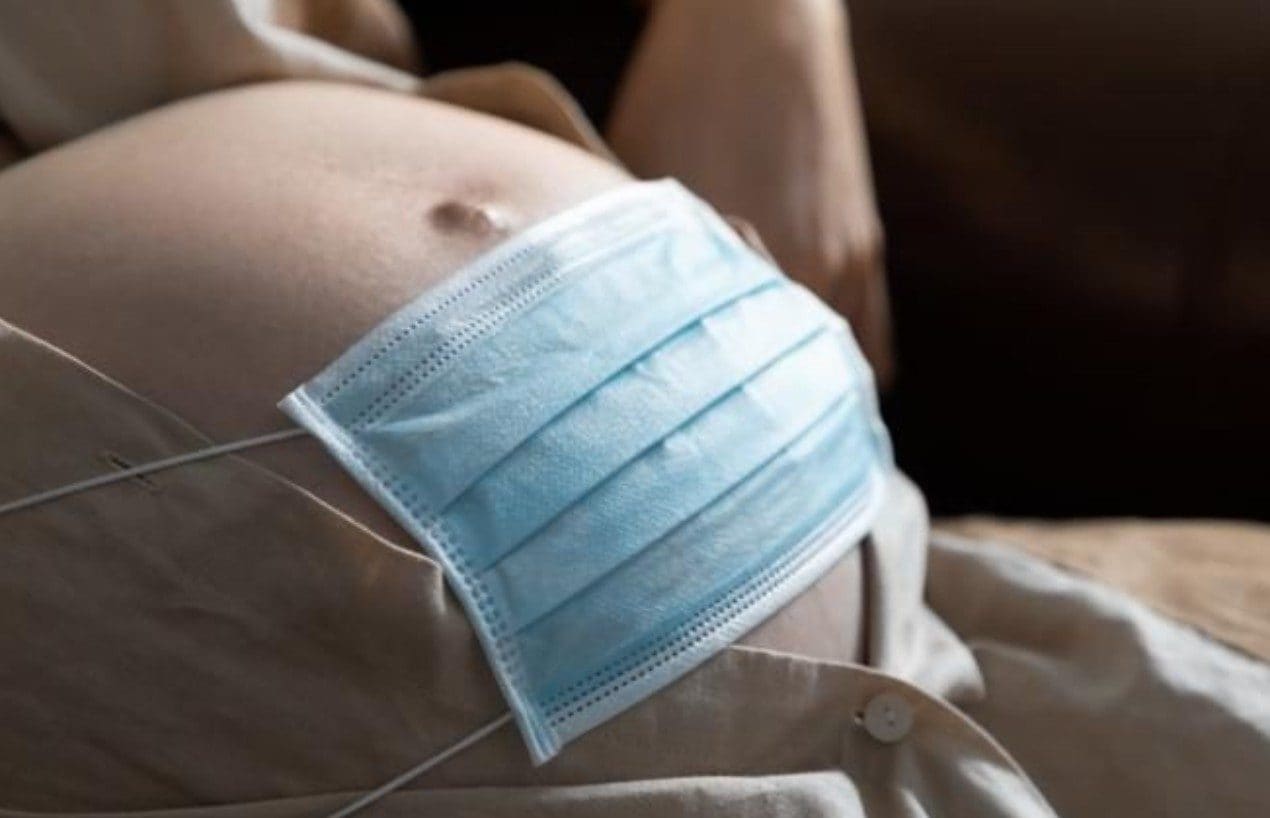 Indagata la ginecologa della mamma 28enne morta di Covid: le suggerì di non vaccinarsi