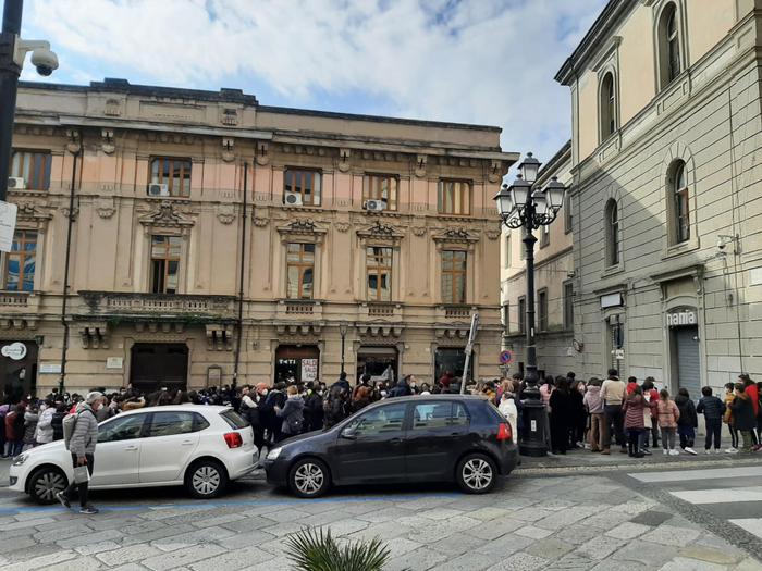 Terremoto in Calabria (non lieve): terrore tra la gente, evacuati uffici e scuole