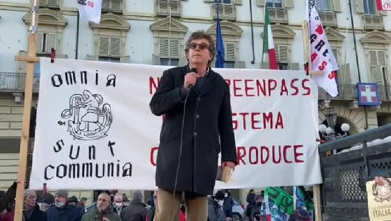Il prof lancia il Comitato di liberazione nazionale anti-green pass, l'ira dell'Anpi: "Paragone volgare e indecente"