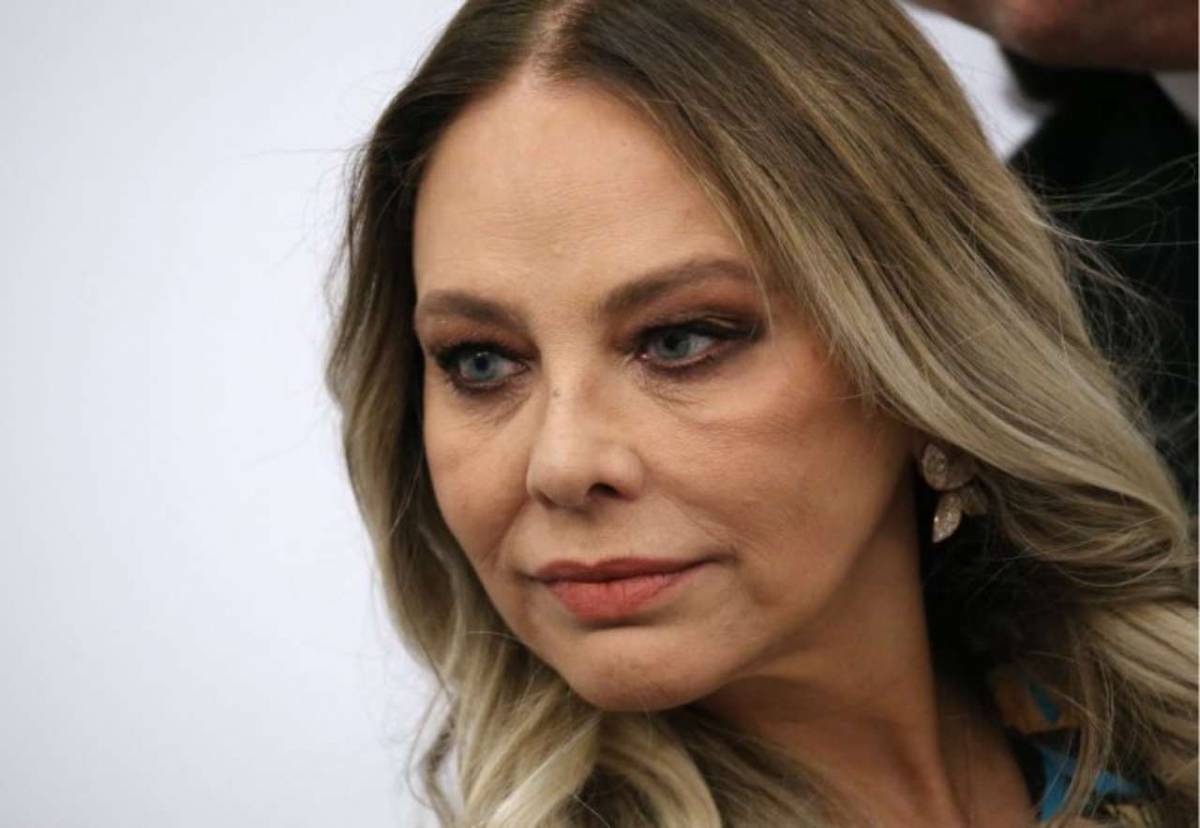 Il Teatro di Pordenone chiede il cachet di Sanremo a Ornella Muti come risarcimento: "Si diede malata ma era da Putin"