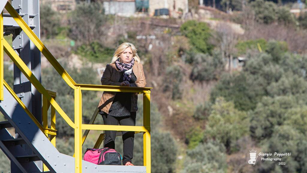 Gesto estremo per il figlio autistico: una donna sale sulla torre di una miniera per fargli riattivare il green pass
