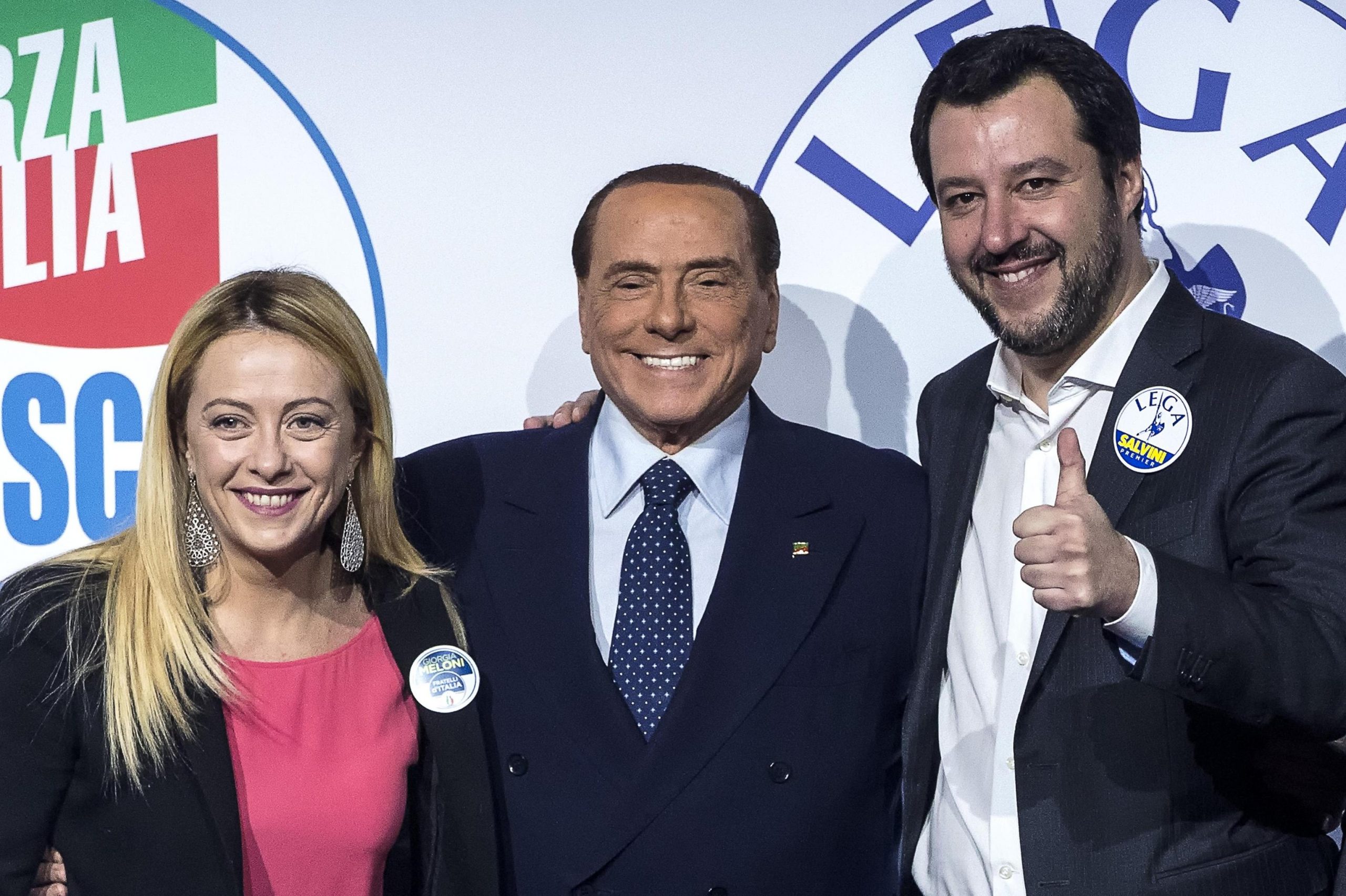 A destra iniziano gli scambi per Berlusconi al Quirinale, Tajani: "Non ci opporremo a Meloni o Salvini premier"