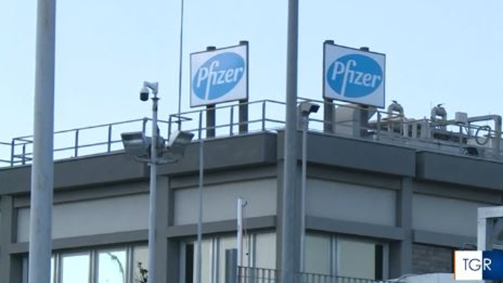 Il Pd contro Pfizer: "Assurdo che la multinazionale metta a rischio 200 posti di lavoro a Catania"