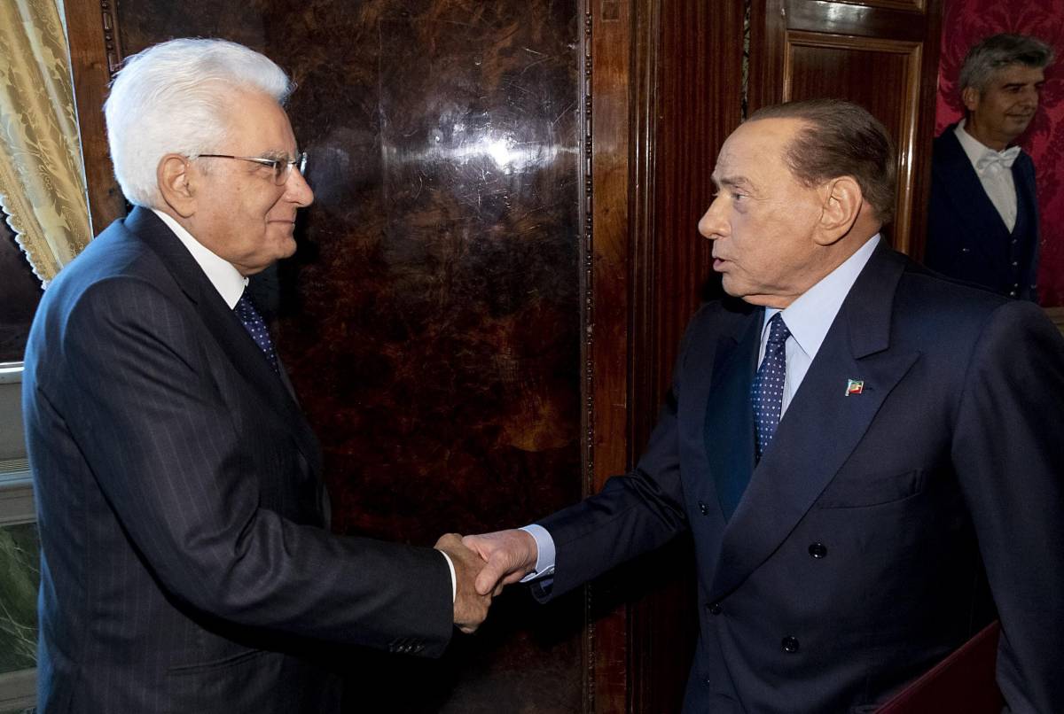 L'ego smisurato di Berlusconi: "Ho chiesto io a Mattarella il bis, all'Italia serve stabilità"