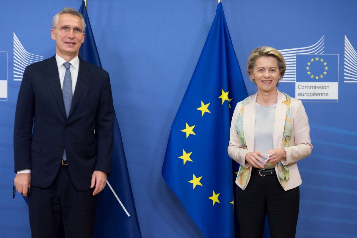 Stoltenberg e Von der Leyen sulla crisi con l'Ucraina: "Stretto coordinamento tra Nato e Ue"