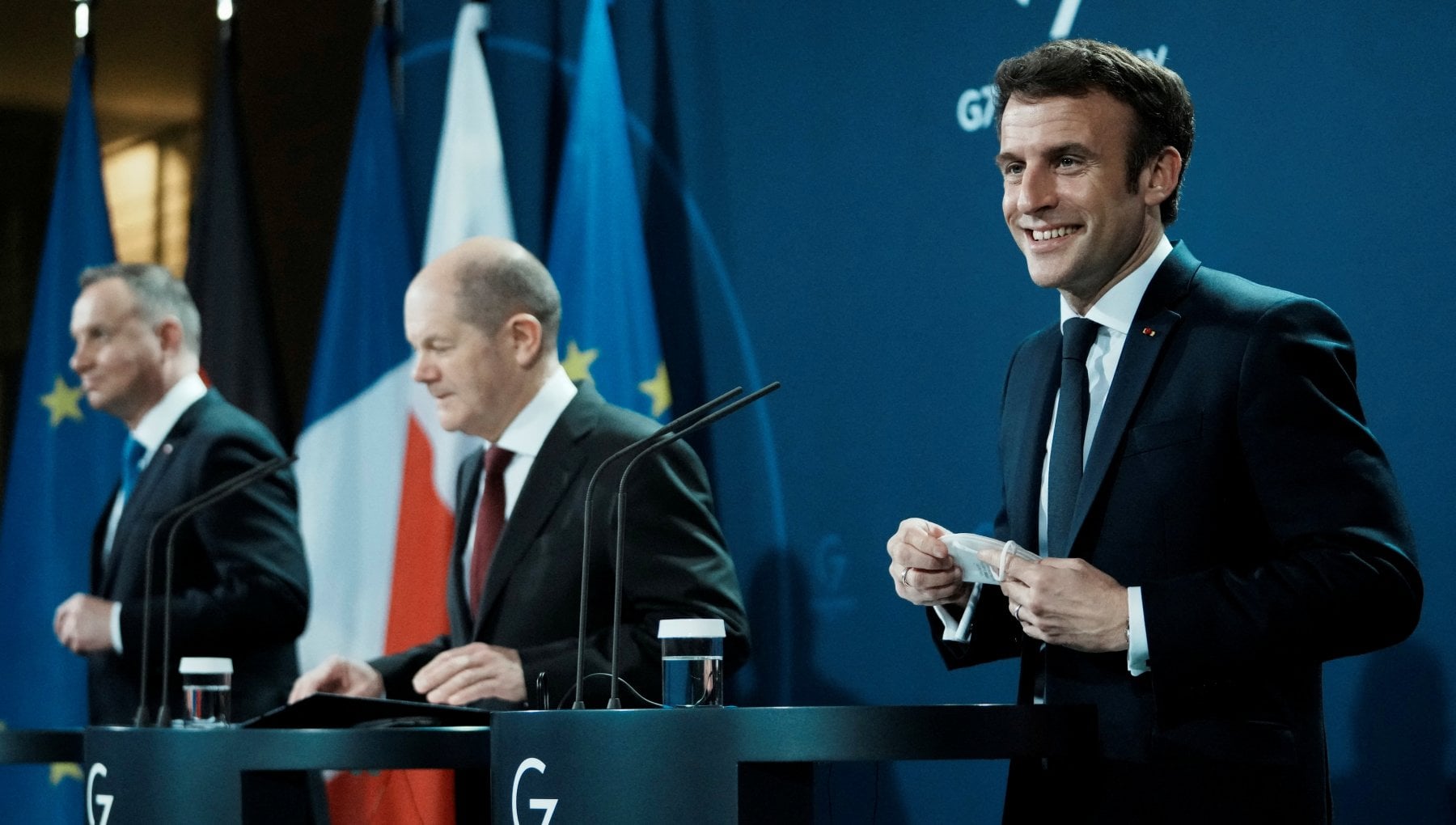 Ucraina, grandi manovre nel "buio": la Nato rincorre lo Zar Putin Ucraina, grandi manovre nel "buio": la Nato rincorre lo Zar Putin