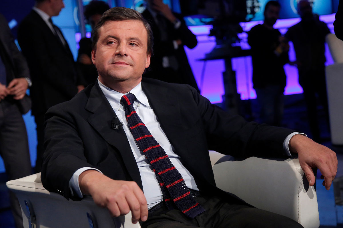 Ucraina, Calenda: "Putin non vuole fermarsi per avere un governo fantoccio a Kiev. Bene le sanzioni"