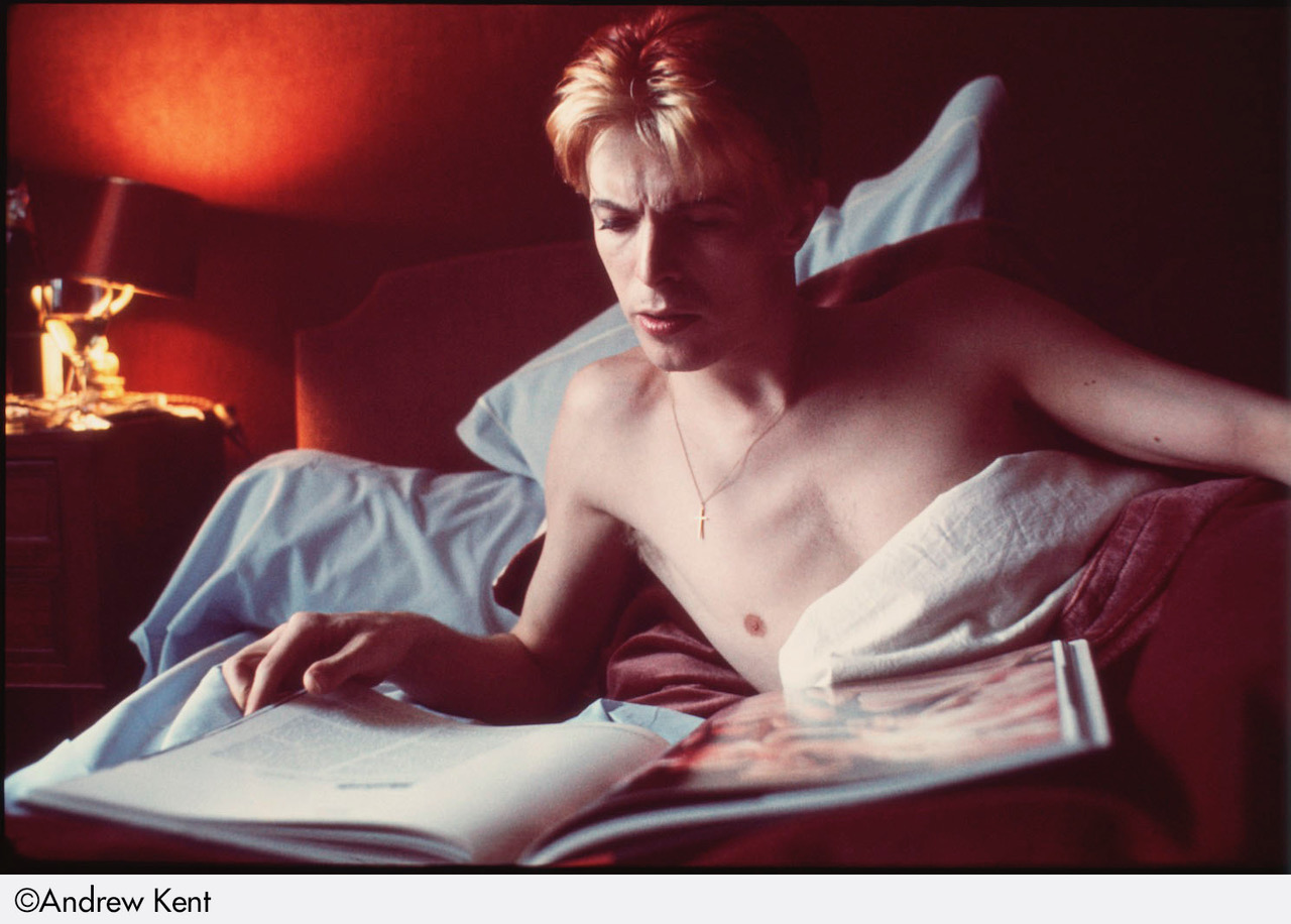 Le straordinarie fotografie di Andrew Kent in una mostra fotografica dedicata a David Bowie