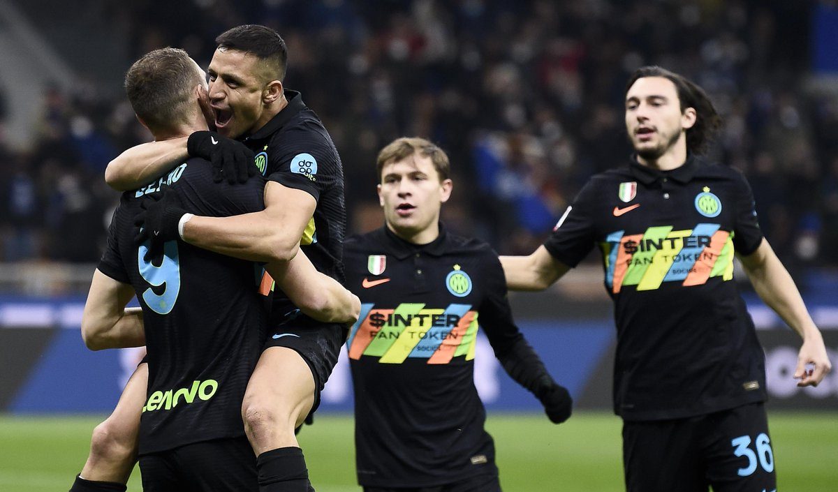 Tatticando, l'Inter batte 2-0 la Roma. Dzeko segna e trascina i nerazzurri in semifinale