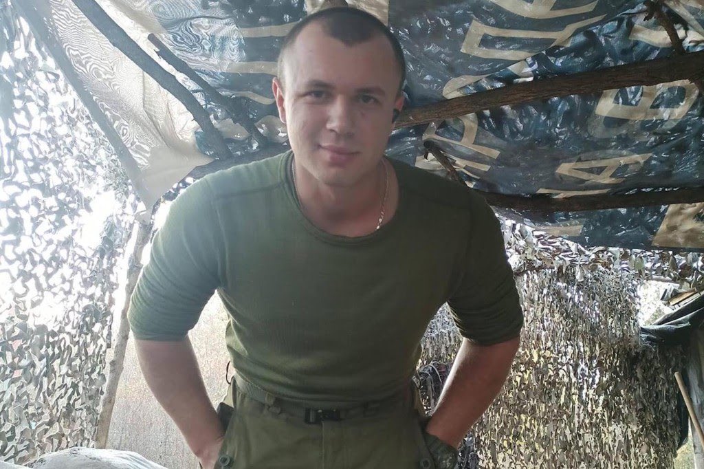 Il soldato che si fa esplodere:  l'Ucraina piange il suo eroe che ha minato il ponte