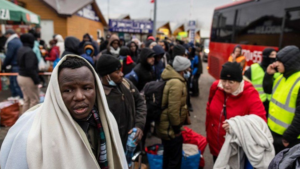 Ucraina, razzismo verso i profughi africani: ad alcuni non viene fatto attraversare il confine