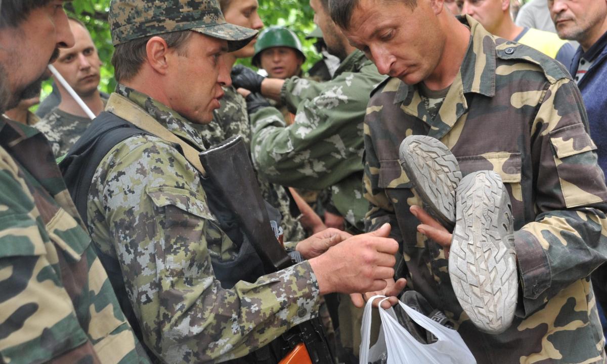 I russi arruolano forzatamente gli abitanti di Lugansk: "Pena di morte per chi  non combatte gli ucraini"