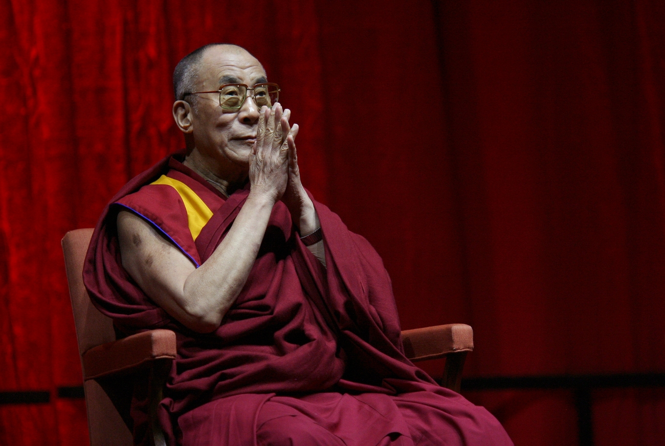 Il Dalai Lama addolorato chiede la pace: "La guerra è obsoleta"