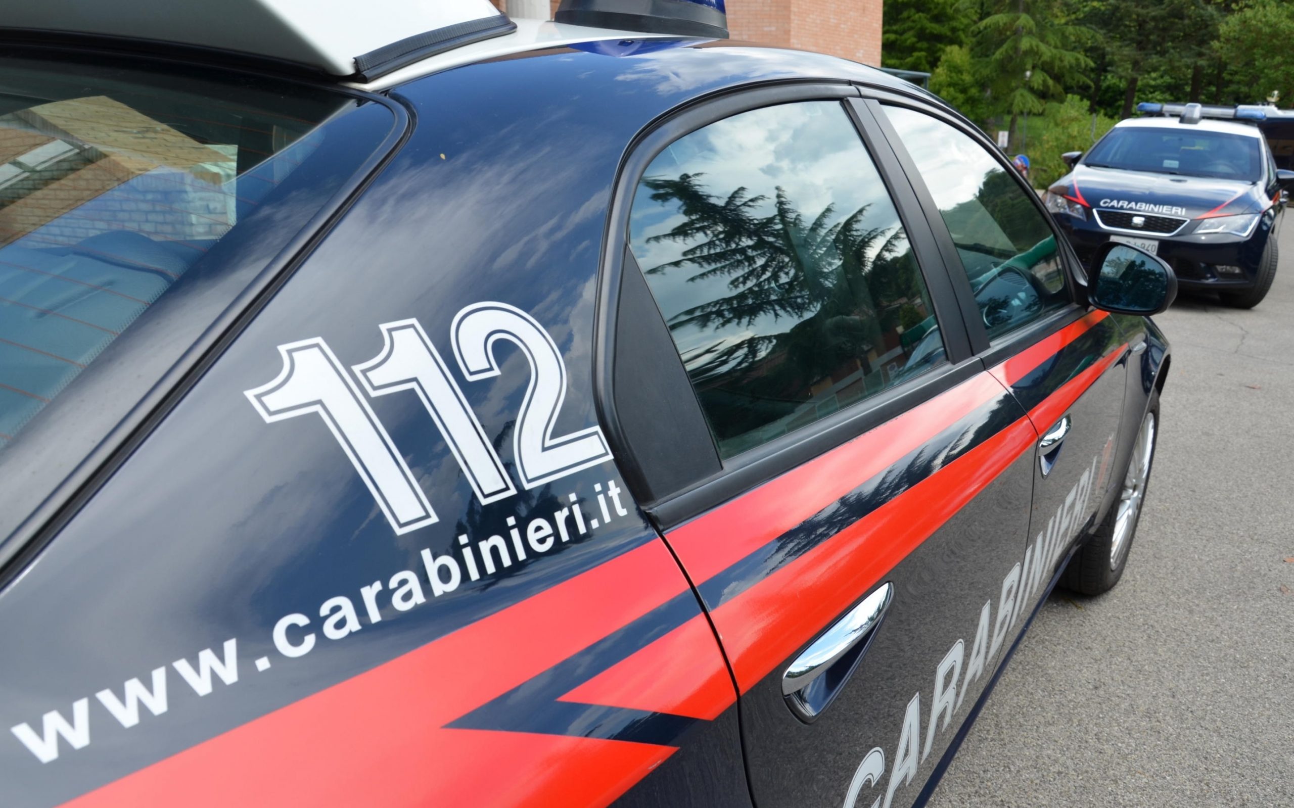 Cena no-vax bloccata dai carabinieri: i multati strepitano contro la 'dittatura'