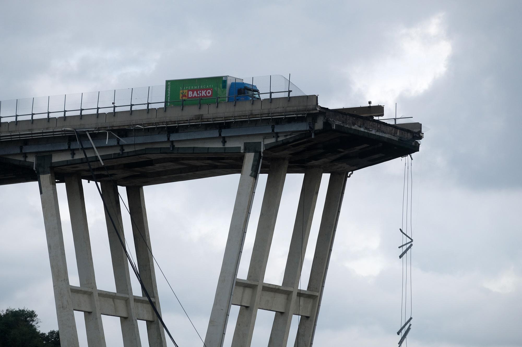 Ponte Morandi, chiesto il rinvio a giudizio per Castellucci e gli altri imputati