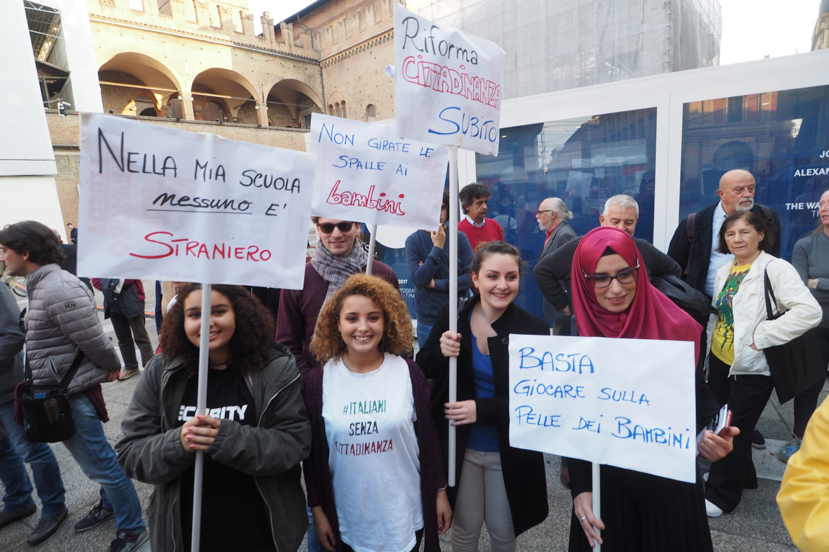 Ius Soli per i bimbi stranieri a Bologna: Giorgia Meloni prepara l'ostruzionismo