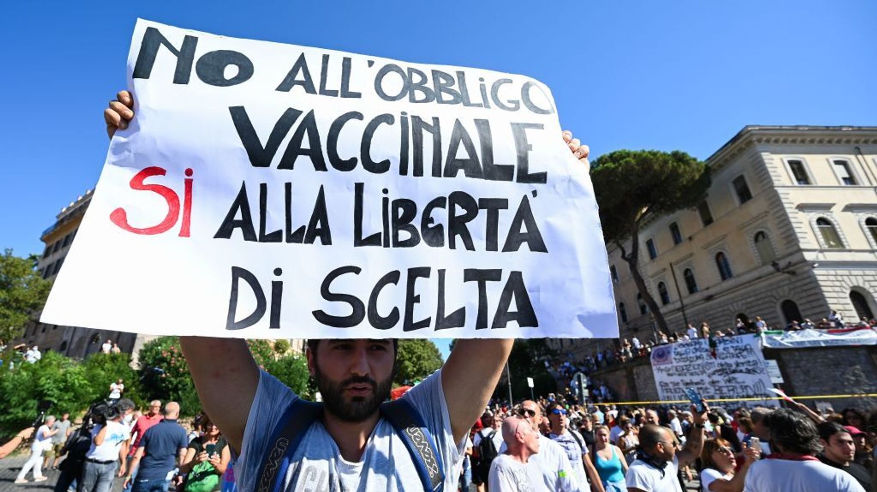 No Vax in piazza senza autorizzazione a San Donà, il Pd: "Sfregio alle vittime del Covid"