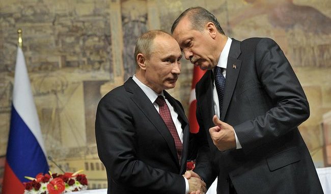 Erdogan gela Putin: "Non realistiche le richieste della Russia su Crimea e Donbass"