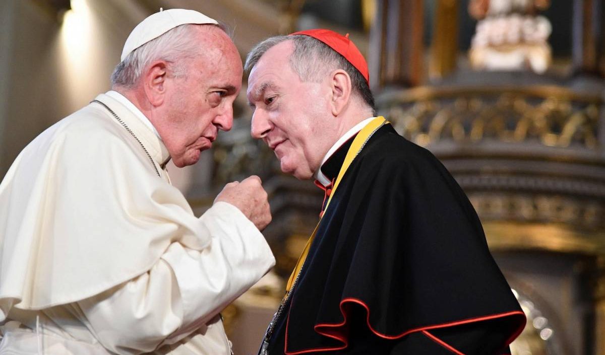 Parolin: "Il Vaticano è il luogo adatto per una mediazione tra Russia e Ucraina"
