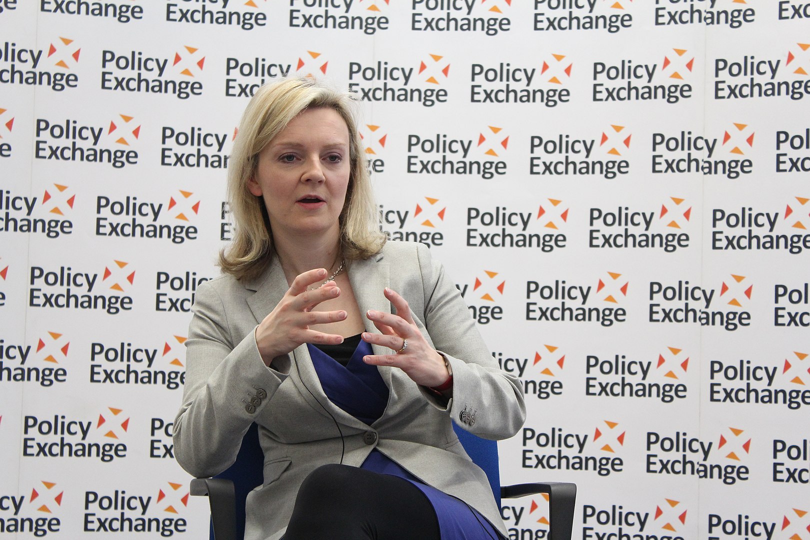 Liz Truss: "Sanzioni revocate se la Russia si ritira dall'Ucraina senza altre aggressioni" Liz Truss: "Sanzioni revocate se la Russia si ritira dall'Ucraina senza altre aggressioni"