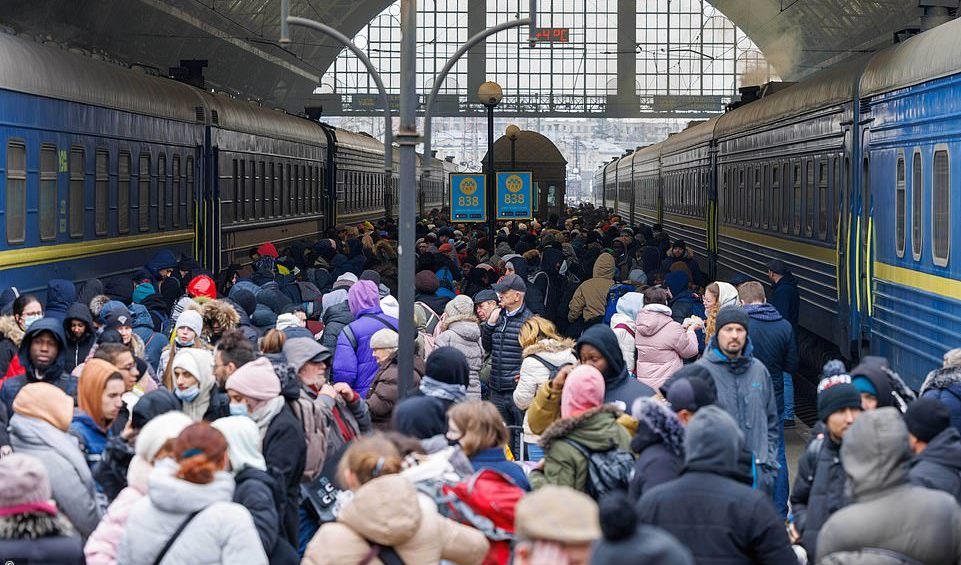 Ucraina, evacuati da Leopoli 1,2 milioni di rifugiati nelle ultime due settimane
