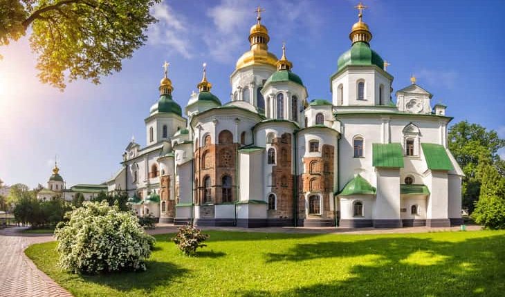 Santa Sofia nel mirino dei russi, gli 007: "Putin vuole bombardare la cattedrale di Kiev"