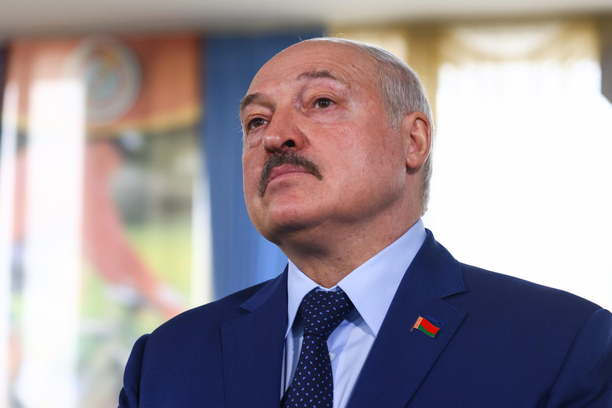 Lukashenko fa il magnanimo e 'perdona' il dissidente: "Ha ammesso di aver sbagliato"