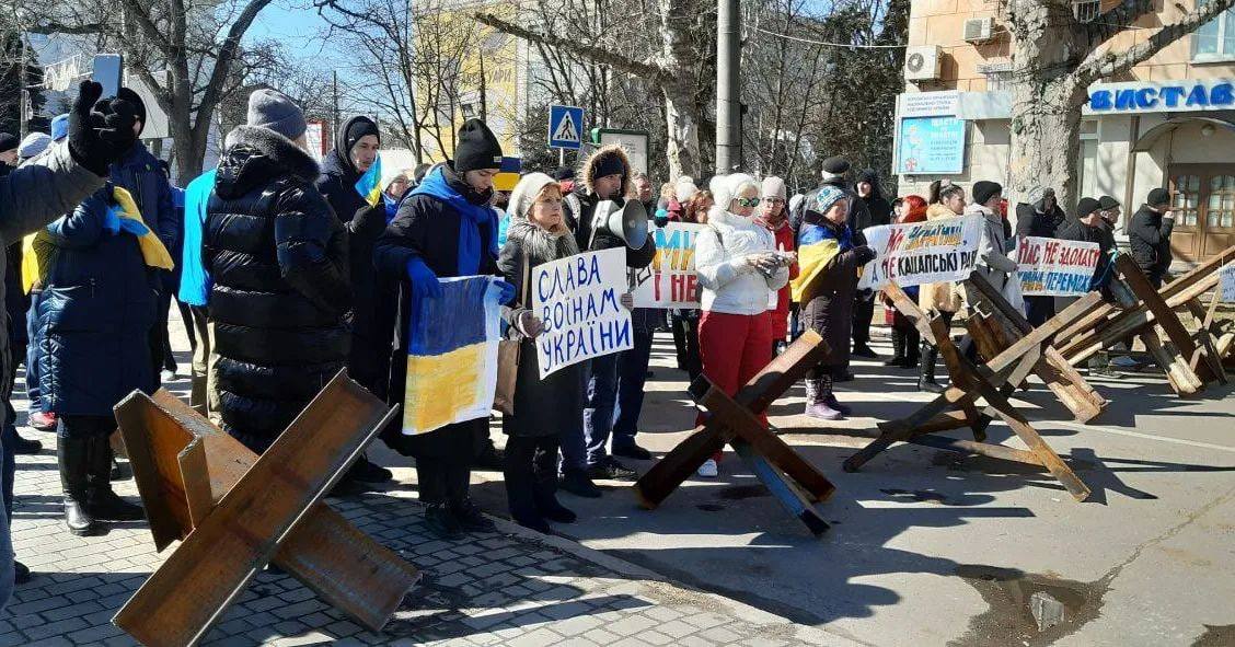 Ucraina, Kiev accusa Putin: "Vogliono creare una repubblica popolare a Kherson e smembrare il paese" Ucraina, Kiev accusa Putin: "Vogliono creare una repubblica popolare a Kherson e smembrare il paese"